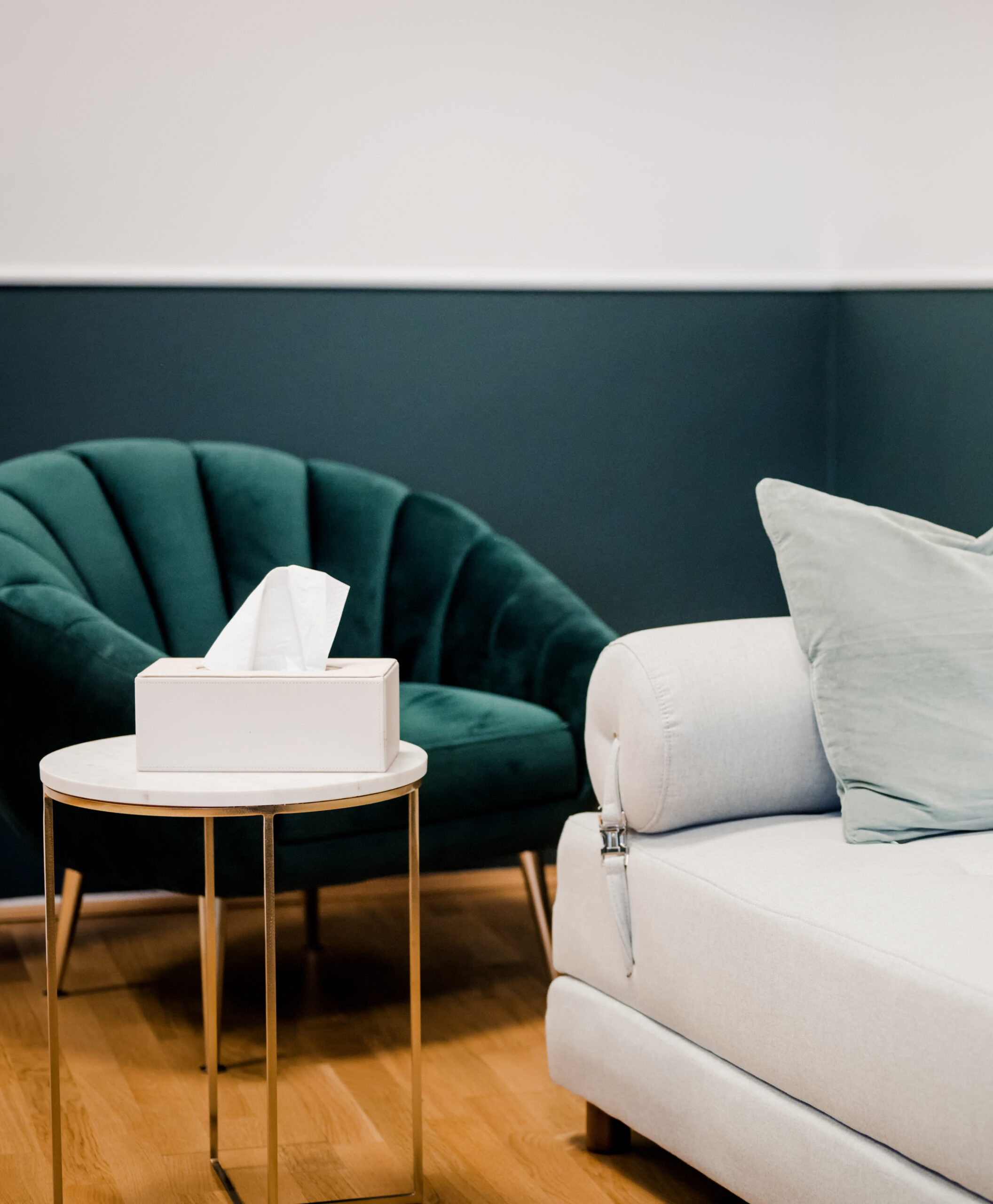 Couch f&uuml;r Gespr&auml;chstherapie liegend