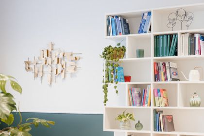 B&uuml;cherregal in den Praxisr&auml;umlichkeiten 