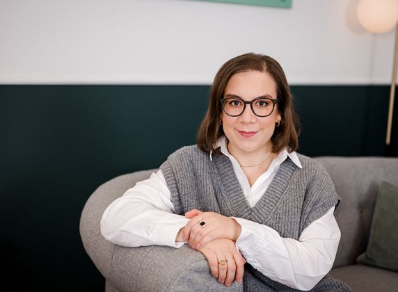 Portraitbild von Benita Kary Psychotherapeutin